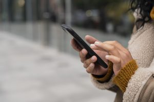 Lire la suite à propos de l’article Les 10 astuces indispensables pour entretenir son smartphone au quotidien