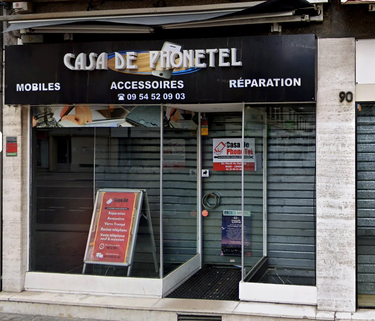 Accueil 16 Devanture de l'atelier Casa de PhoneTel à Rouen